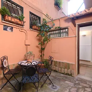  Appartamento Lovely With Garden In Vatican Museums Trastevere